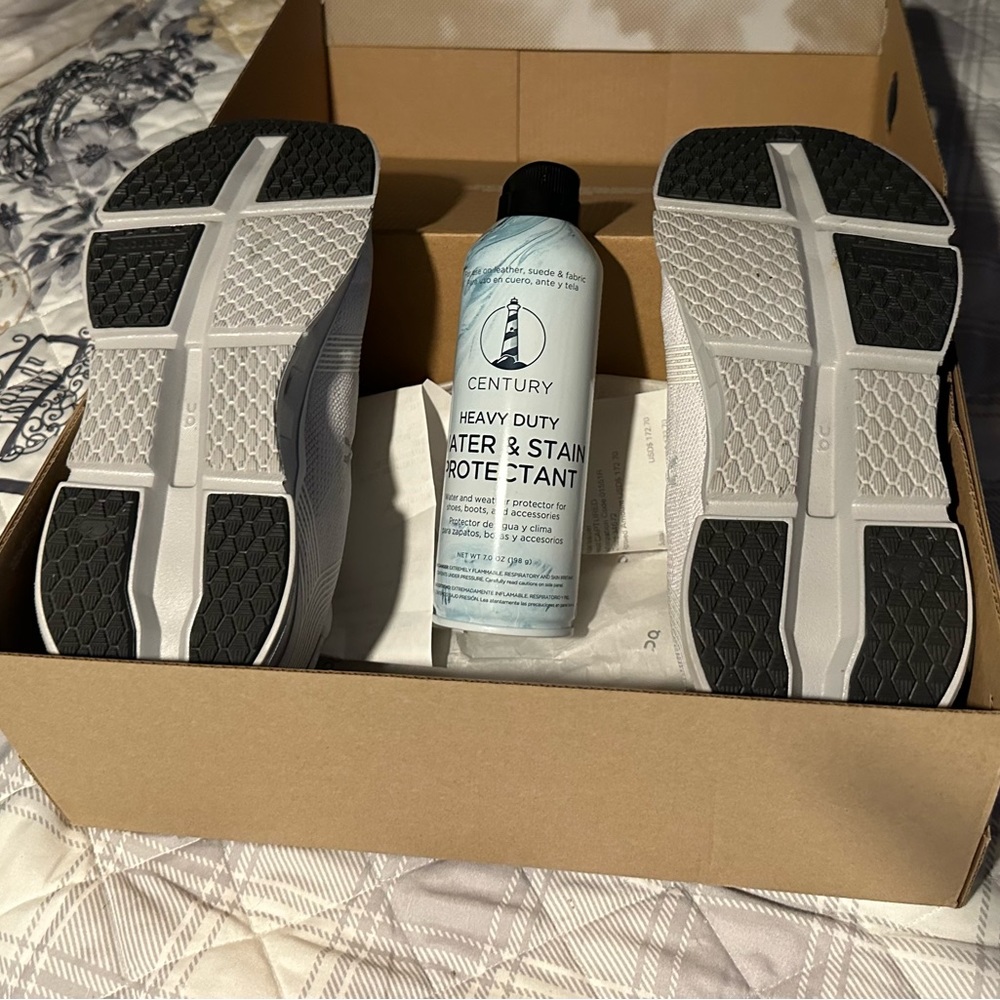 OC women’s shoes brand new!!